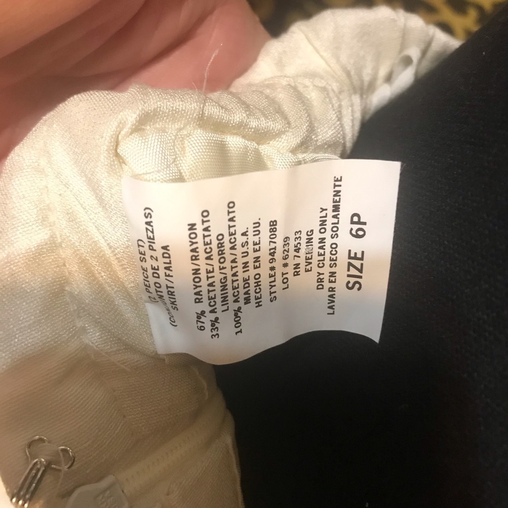 Suit - Picture 10 of 10